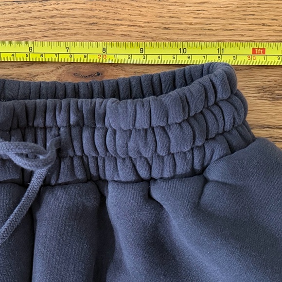 LIKE NEW Comfrt Tranquil Shorts in Charcoal (Size XS) - Picture 6 of 7